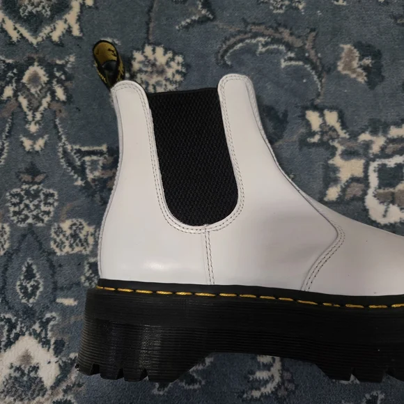 Dr. Martens 2976 Smooth Leather Platform Chelsea Boots - Picture 4 of 9